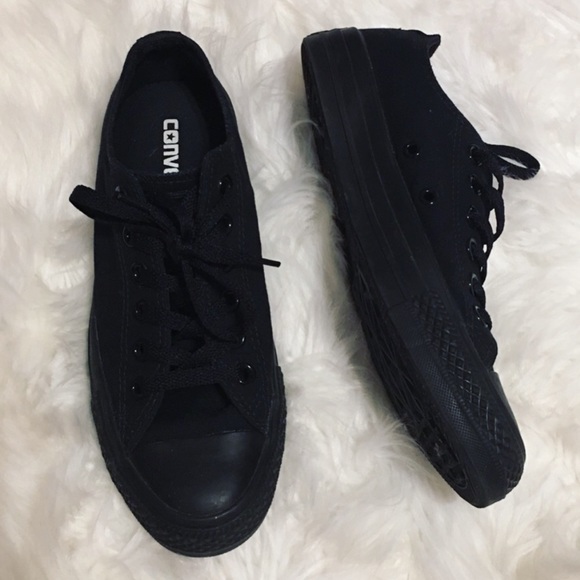 Converse Shoes - Women’s Size 7 Converse